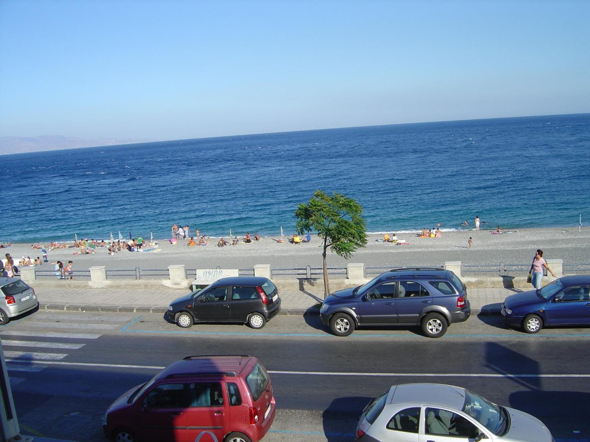 Mirone Apartment Fronte Mare Beachfront House Roccalumera Kültér fotó